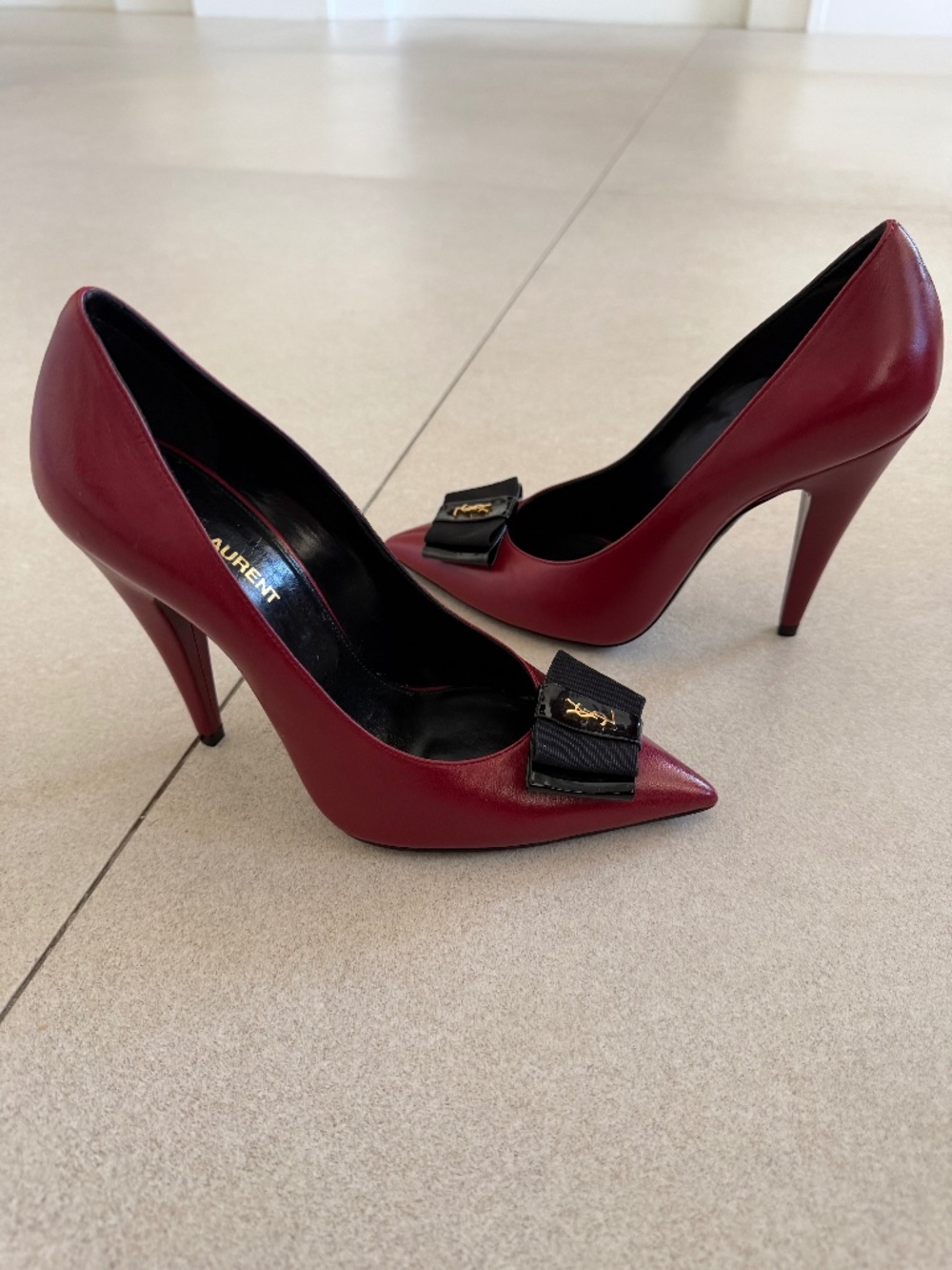 Saint Laurent Anais 110 bow pumps